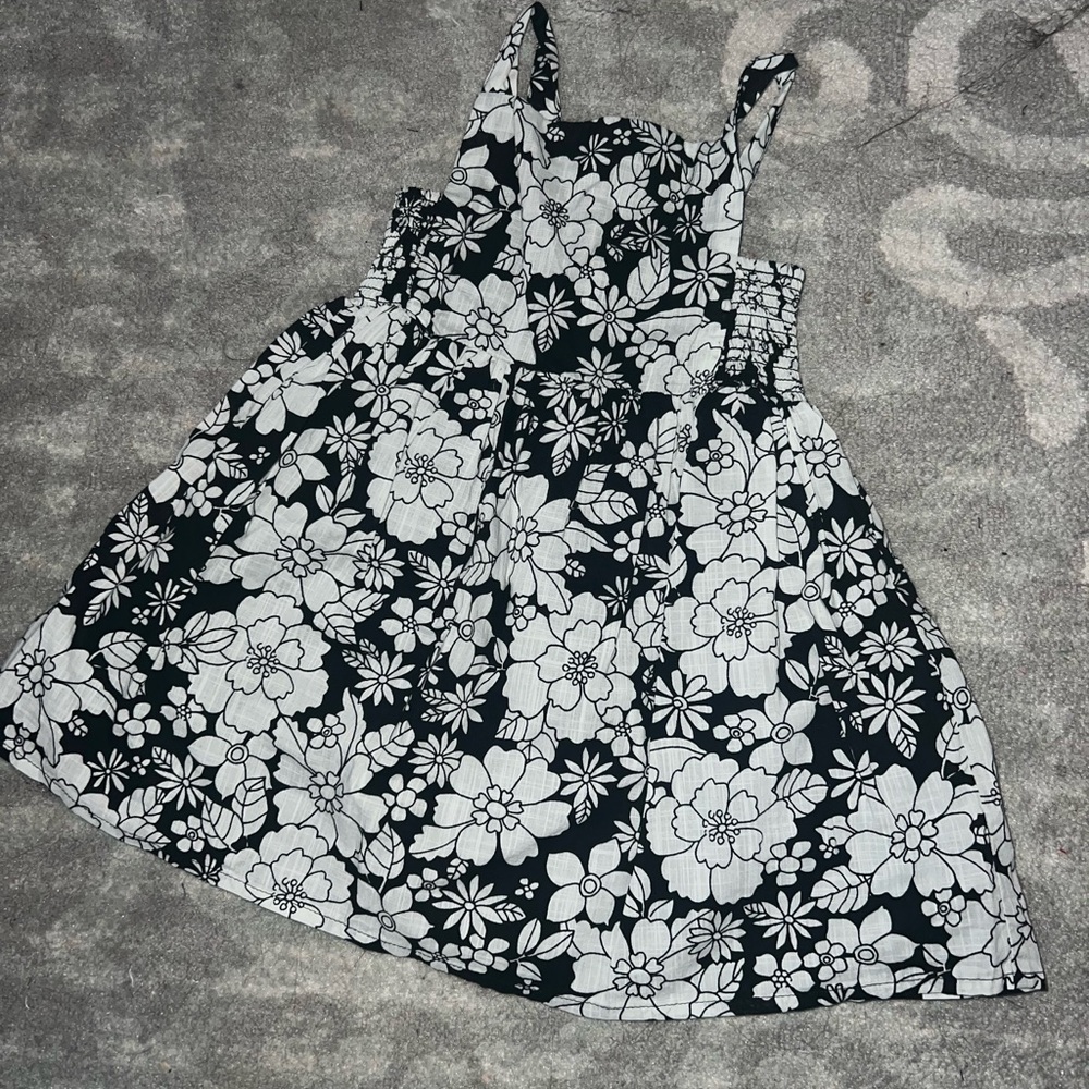 Toddler girl GAP LIKE NEW black and white summer dress